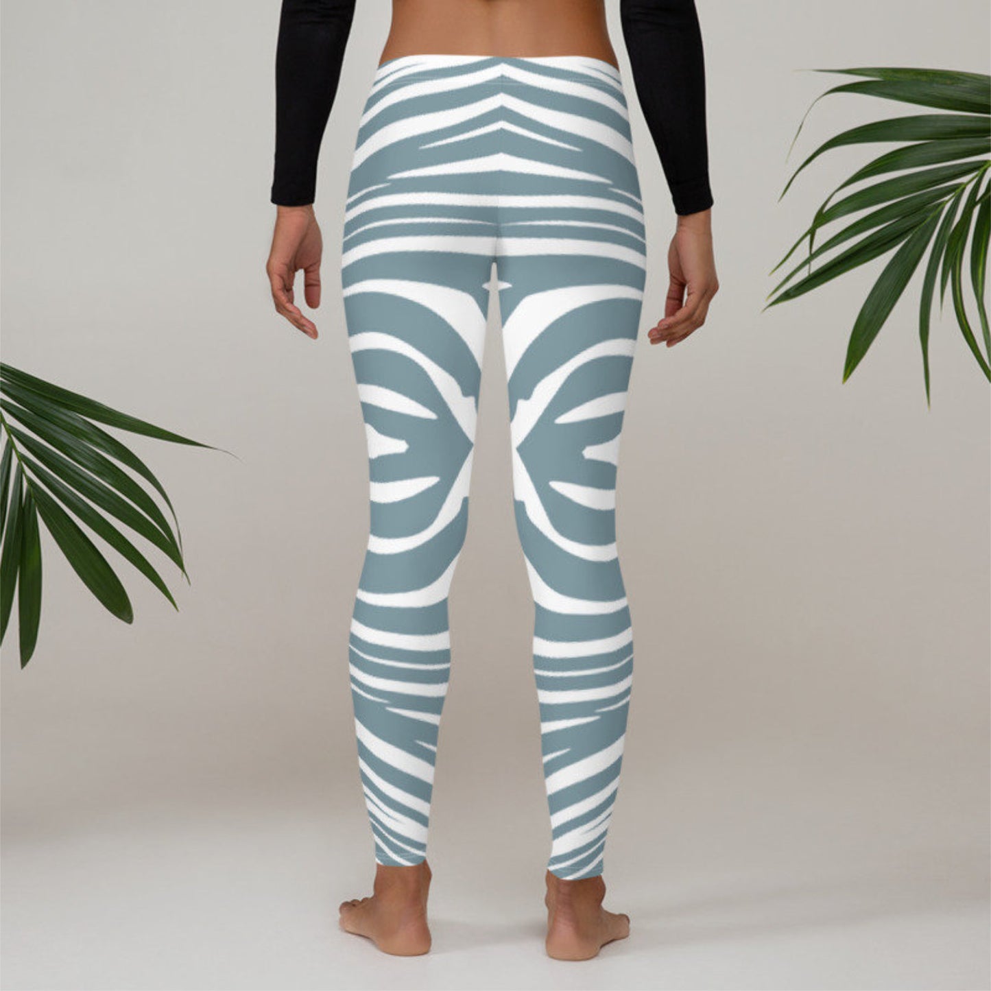 Leggings with blue tiger print